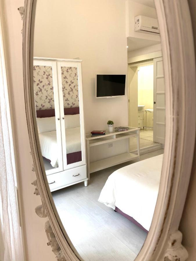 Tre Santi Bed & Breakfast Lecce Exterior photo